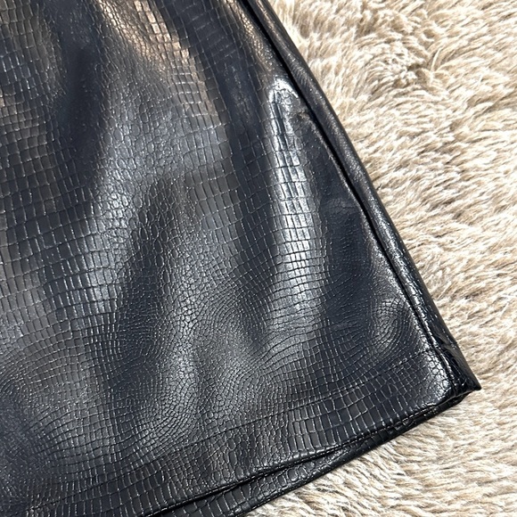 Shinestar Mini Skirt - Picture 3 of 4